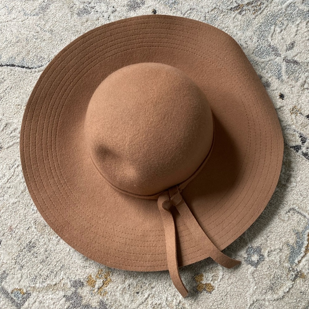 Lafayette 100% Wool Tan Hat